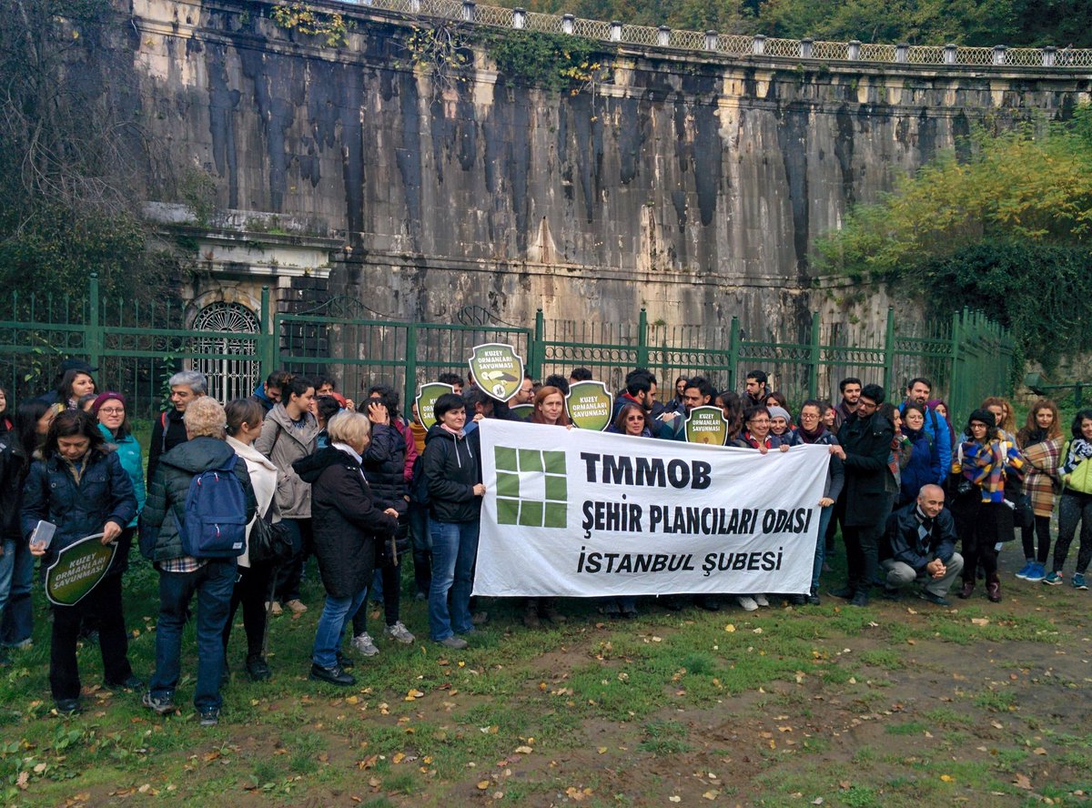 PoliteknikBilgi's tweet image. #İstanbul'da tarihi Suriçi'ne su taşıyan Yeni Bent'in önündeyiz. #Bentin kanalları Maslak'taki gökdelenler tarafından tahrip edildi.