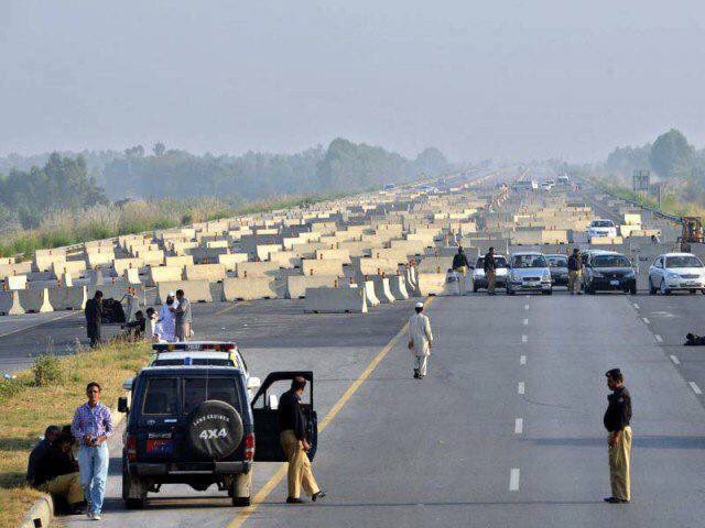 iihtishamm's tweet image. M2 Peshawar to Islamabad Motorway . 
#LockdownUpdates