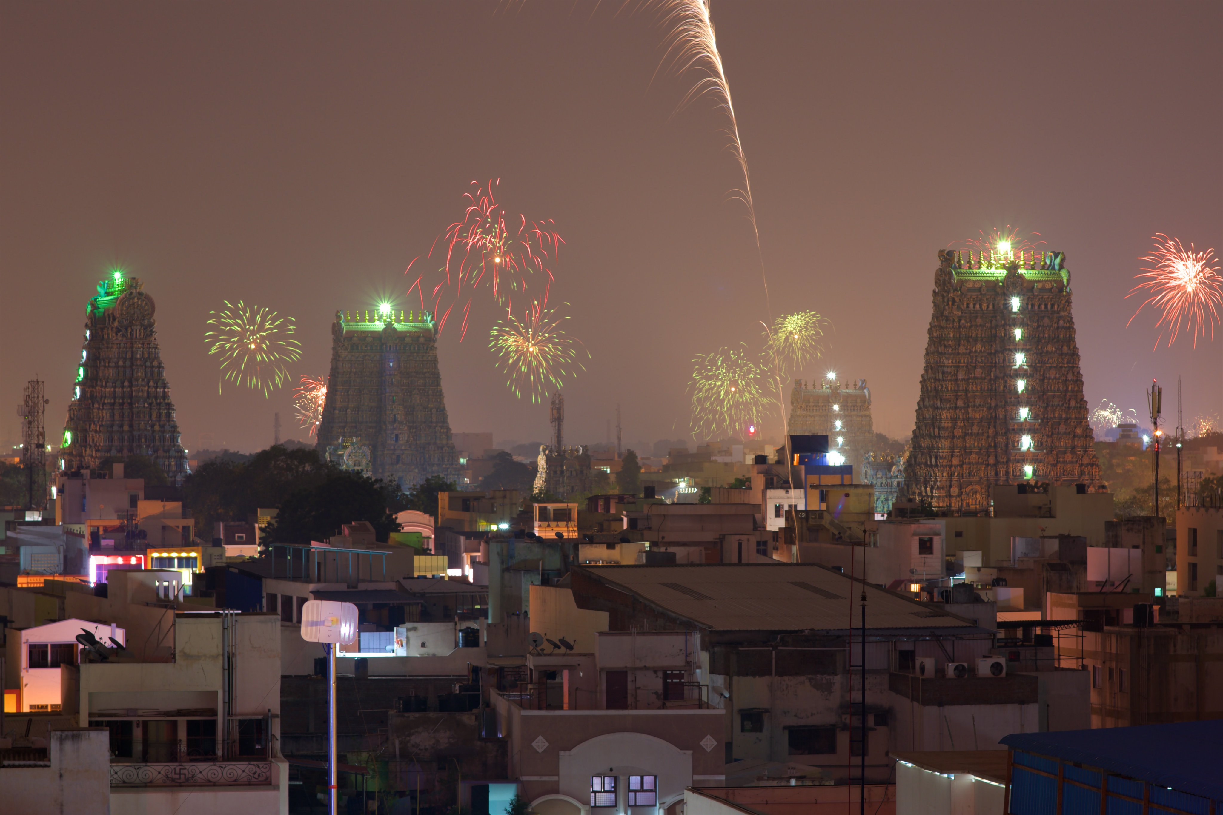 backpacksbridges on Twitter: "#Diwali in #Madurai #India with #fireworks  throughout the city. Quite special to witness it with a view of  #SriMeenakshi. #HappyDiwali ! https://t.co/A4CIaHO2qz" / Twitter