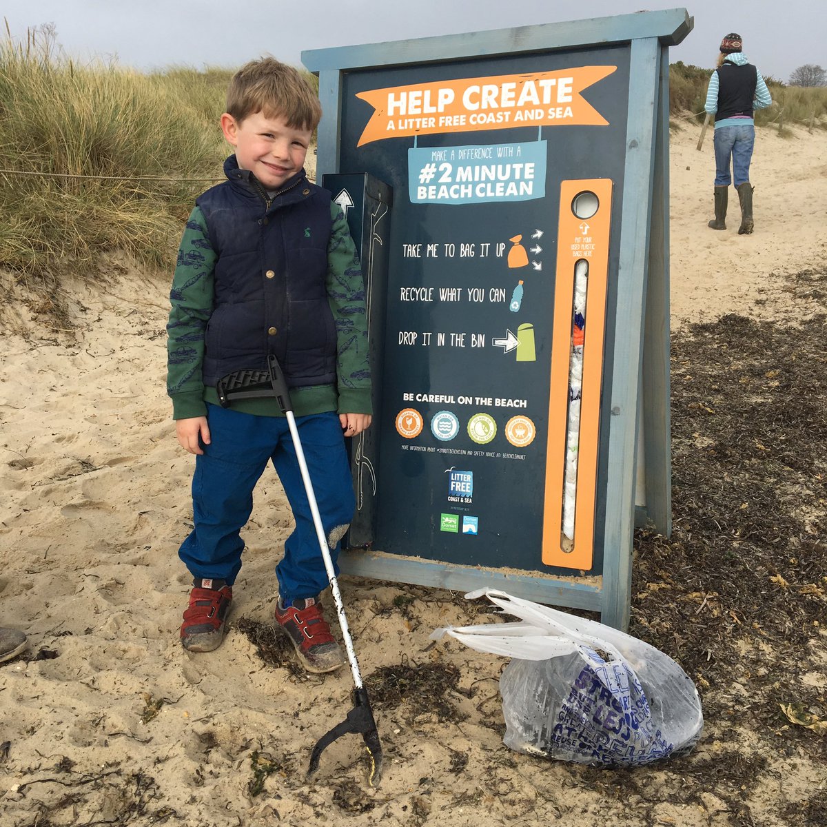 #2minutebeachclean