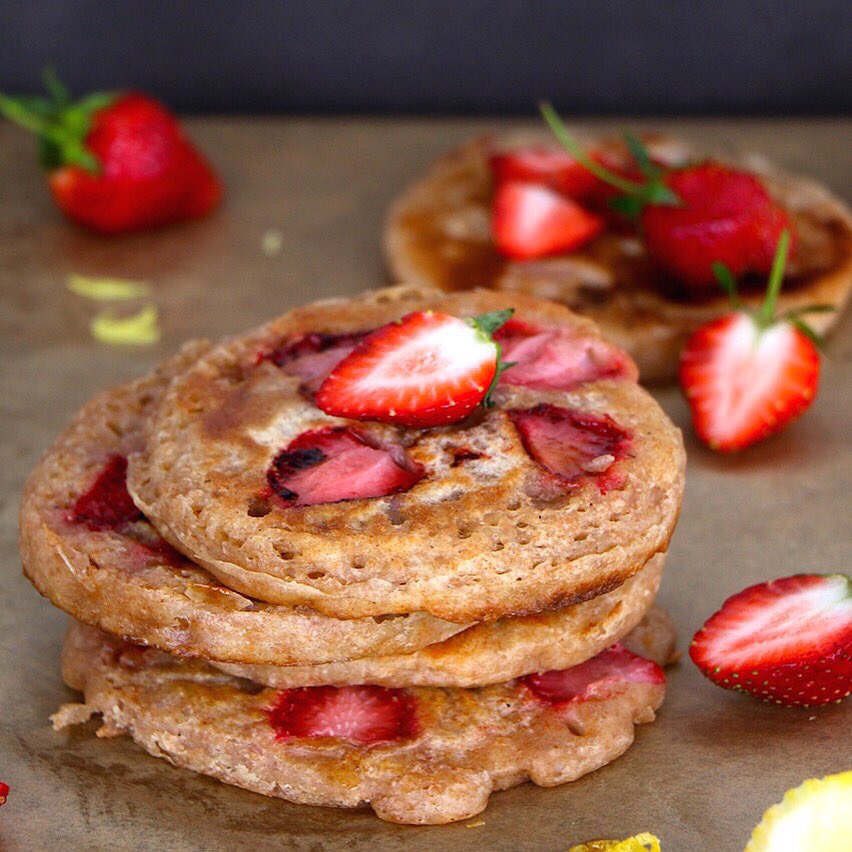 AdaezeWolf's tweet photo. It's #pancake Sunday. Das Rezept für diese #vegan #pfannkuchen findet ihr auf dem Blog. #eatclean #healthy https://t.co/q3zE1cM2OR