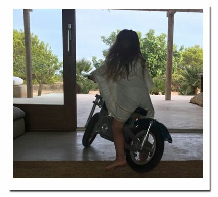 HemsPataky_Kids's tweet photo. Elsa Pataky - Niños bilingües - https://t.co/g3vcwZUKYt Elsa's Blog 🌸 #NewPosts https://t.co/NTwRecUy5a
