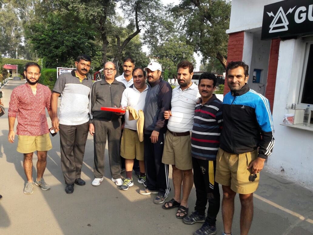 ImRupeshkmr's tweet photo. सैनिकों के साथ दीपावली मनाते जम्मू में स्वयंसेवक https://t.co/365qiaTduO