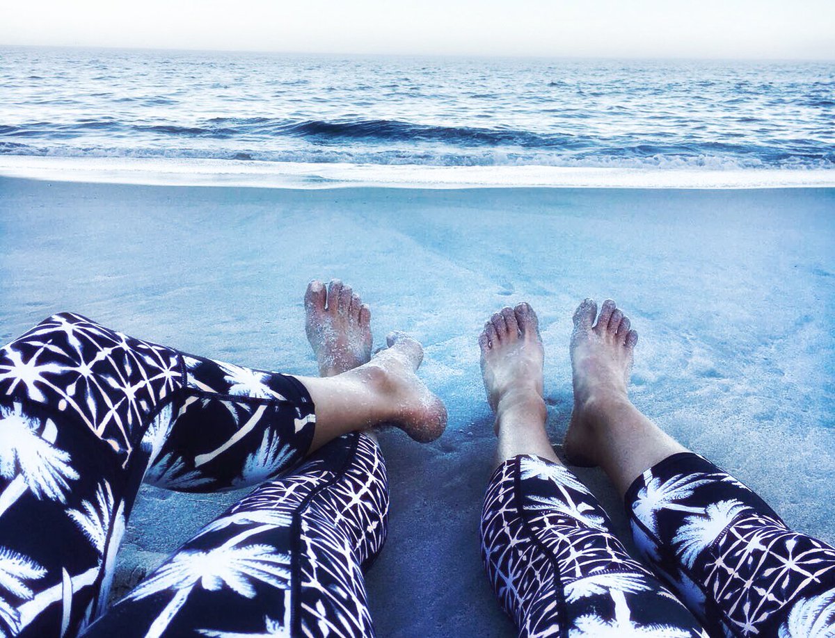 Beach bums 🌴 <a href="/billabongwomens/">Billabong Womens</a> <a href="/BillabongSA/">Billabong SA</a> #yoga #beach #summer