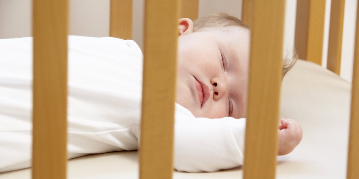 HuffPostFamily's tweet photo. What parents should know about pediatricians' new guidelines for safe sleep for infants https://t.co/eX7n9BhCdY https://t.co/5KhYvFu6pq