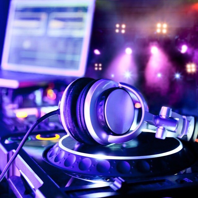 smithalessio7's tweet photo. Dj life https://t.co/Lf9CMEHB4R