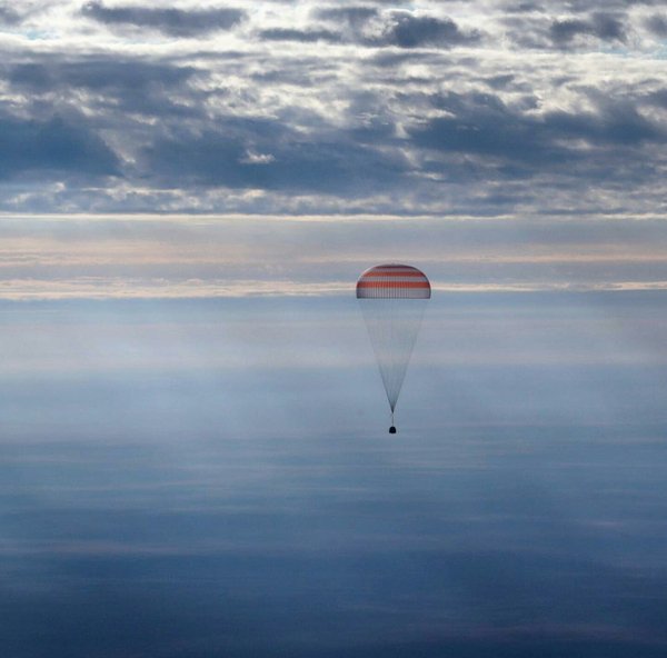 TPSIreland's tweet photo. Beautiful shot of #Exp49! #Space #KateRubins #AnatolyIvanishin #TakuyaOnishi https://t.co/PRI1JrV0l9