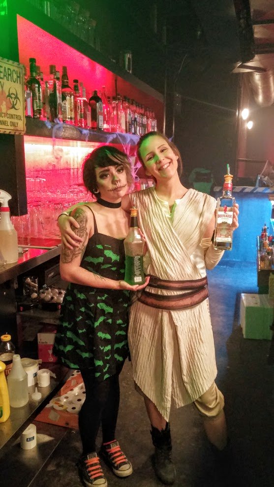 Heididoudeli's tweet photo. Me and my BFF bar tend on weekends at the Metldown, yesterday was the Halloween party :3 #boo #Meltdown https://t.co/73tvuNgOEY