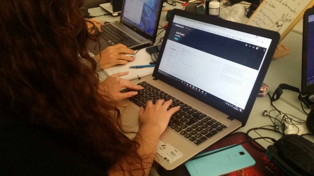 esYazyki's tweet photo. ¡Subiendo los juegos! #familiargamejam7 https://t.co/2dx0J9bl3t