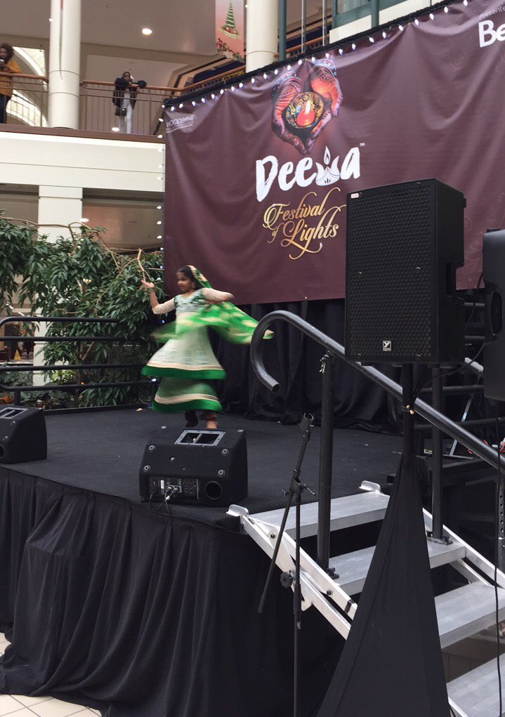 NavNanwa's tweet photo. Back emceeing at @DeewaFest this afternoon at @WoodbineMall from 12-5pm. Come celebrate #Diwali with us 🙌🏽 https://t.co/YNHWzjlMp9