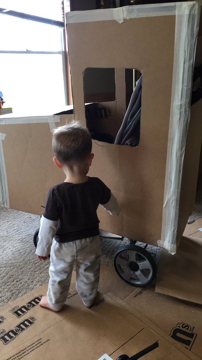 kisatweed's tweet photo. The process of Braxton's Halloween costume 😂💚🚜 #tractorbaby #johndeere https://t.co/66zXwF8wYs