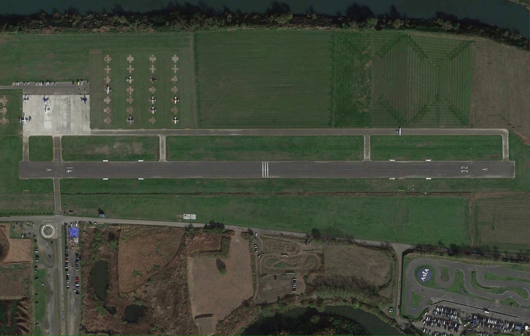 滑走路 ホンダエアポート 本田飛行場 14 32 7 25 Iata Icao T Co Q3e2livmqs Twitter