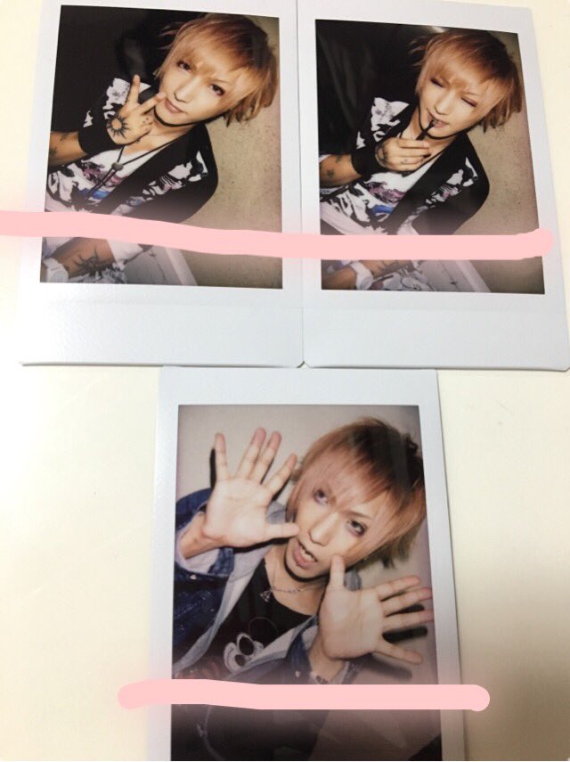 blgrblgr's tweet photo. Chanty 野中拓さんのチェキを定価＋送料にてお譲りいたします。都内会場での手渡しも可能です。お気軽にご連絡ください。よろしくお願いいたします。 https://t.co/6yYkleYYQb