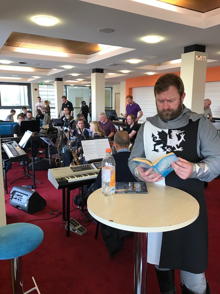 Mr____Mason's tweet image. @GSHS_English Reading Blue Light by Walter Mosley #extremereading