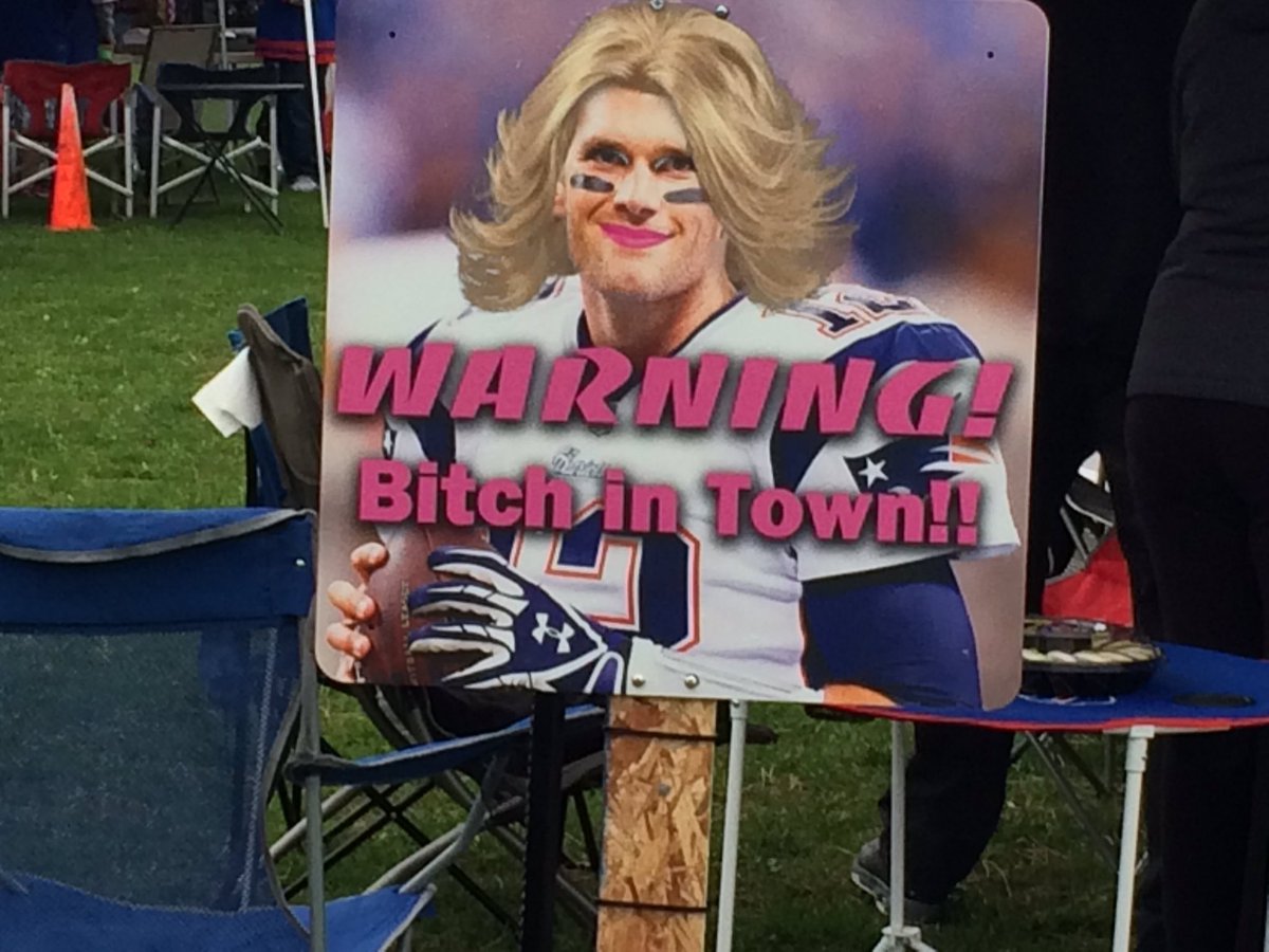 FitzyGFY's tweet photo. Hmm...they seem to spell LEGEND differently there RT @RyanHannable: Bills mafia isn’t a fan of the opposing QB today https://t.co/Tzho89AM0u