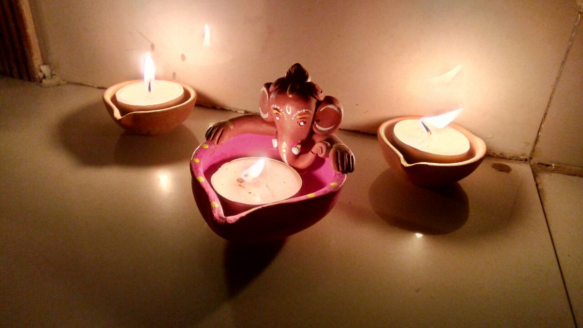 grindingstonefd's tweet photo. GSF wishes  all a #happyDiwali light lots of diyas that banishes the dark! https://t.co/lmsqggpB1v