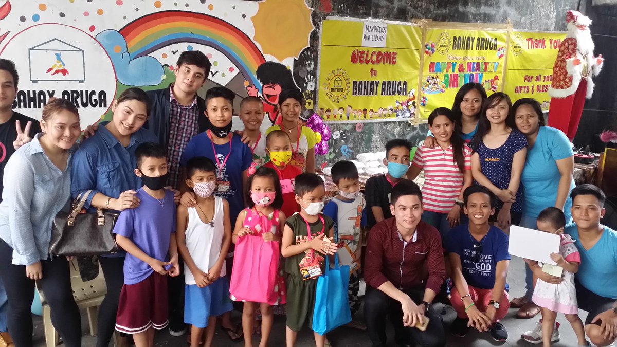 ofcl_Mavinatics's tweet photo. @mavi_lozano with cancer patients and mavinatics. https://t.co/iB5qnaZ6hB