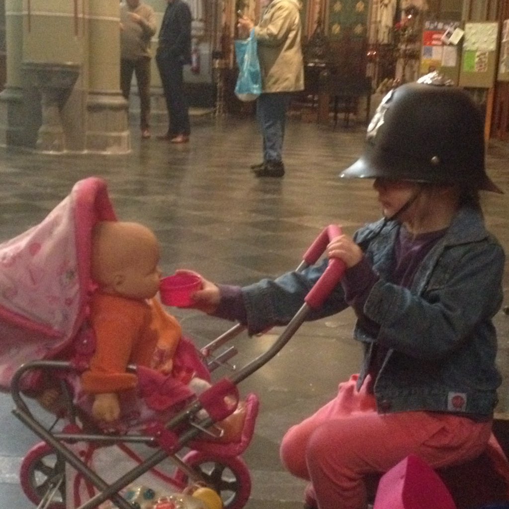 ulrik_s's tweet photo. A dramatisation of how #police &amp; prison officers should take care of small children in their custody 😉 #ACHPR59 @HumanRightsDK https://t.co/ot9c7HEAyB