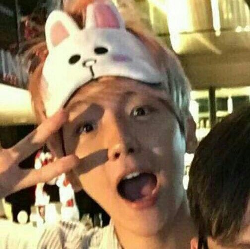 jellypeachh's tweet photo. คอลเล็คชั่นชุดนอนของแบคฮยอน🐰🐰 https://t.co/3AQUim2zna