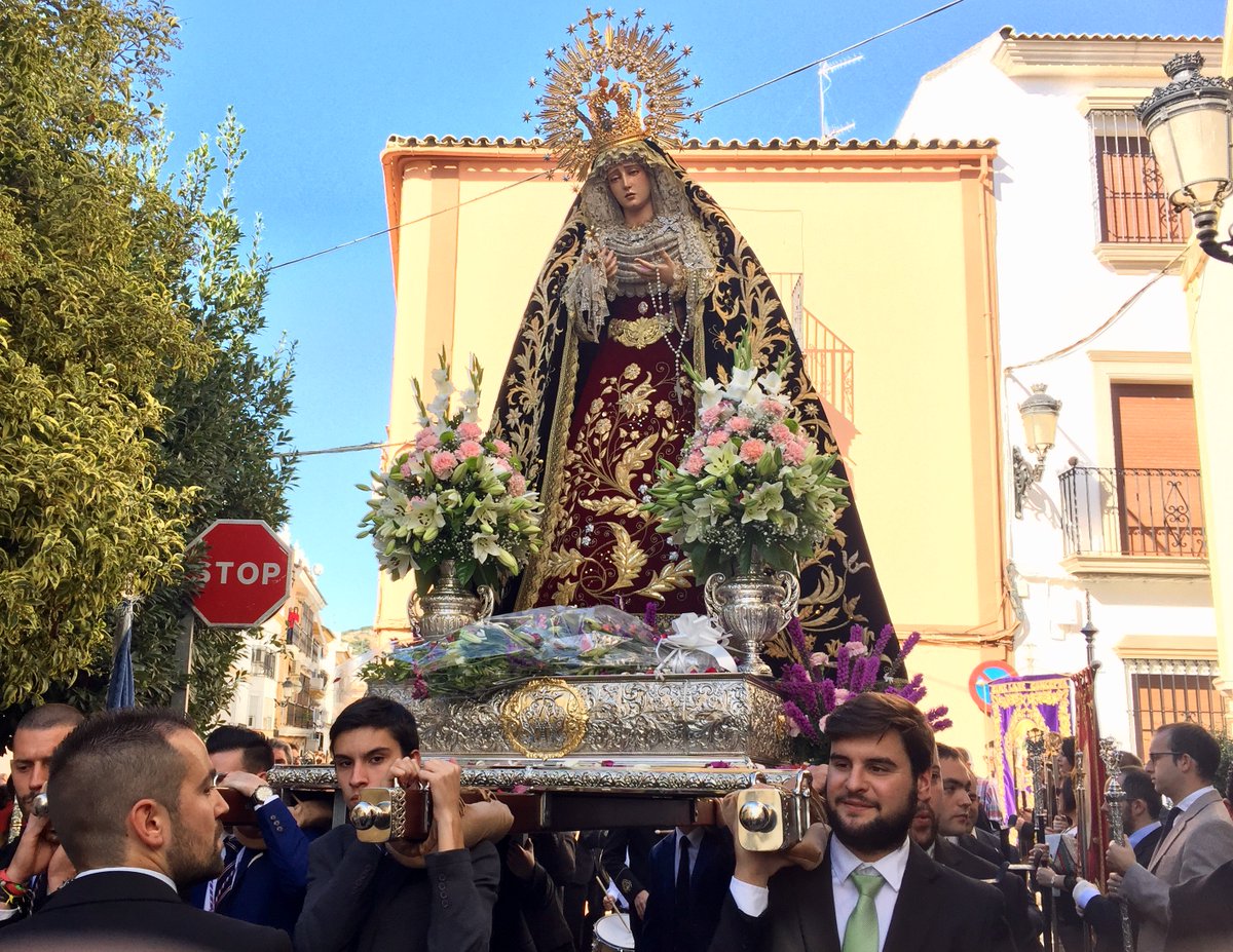 HdadJesusPreso's tweet photo. Este mediodía hemos acompañado a la Hermandad de la Misericordia en la saluda extraordinaria de su Sagrada Titular por su feligresía https://t.co/SyUhIScQ9T