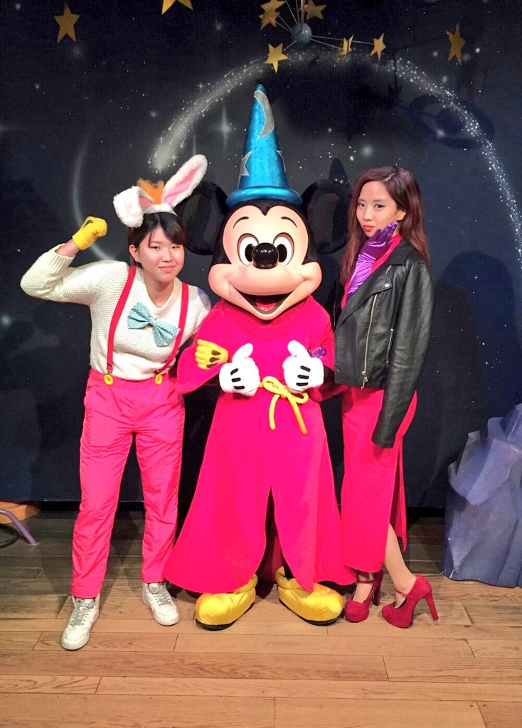 kotorisako's tweet photo. #Dハロ仮装 
#RogerRabbit 
#JessikaRabbit 
#tokyodisneyland 
#TOONTOWN https://t.co/J7pYeepFy7