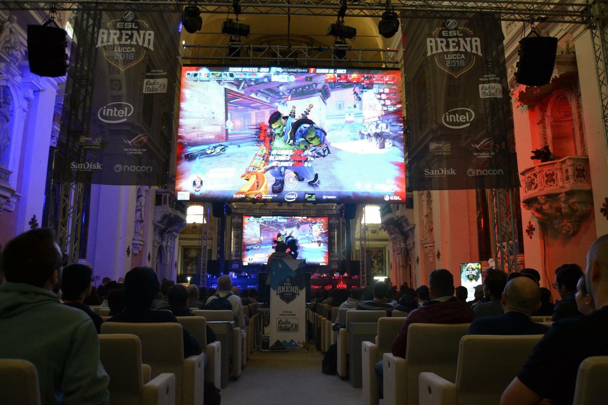 ASUSItalia's tweet photo. I migliori player di #Overwatch si sfidano all’ultimo colpo in una #ESLArena d’eccezione! Che vinca il migliore! #LuccaCG16 https://t.co/pHjXP7rx0m