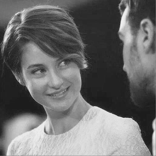 ٰ

#الصورة_تقول ؛
ٰ
من شاف . . نظراتك ثمل
وَ ماعاد يدري وش يقول !
ٰ
مدري ؟ على عـينك كحل
ولآ على عينك كحول "💛"