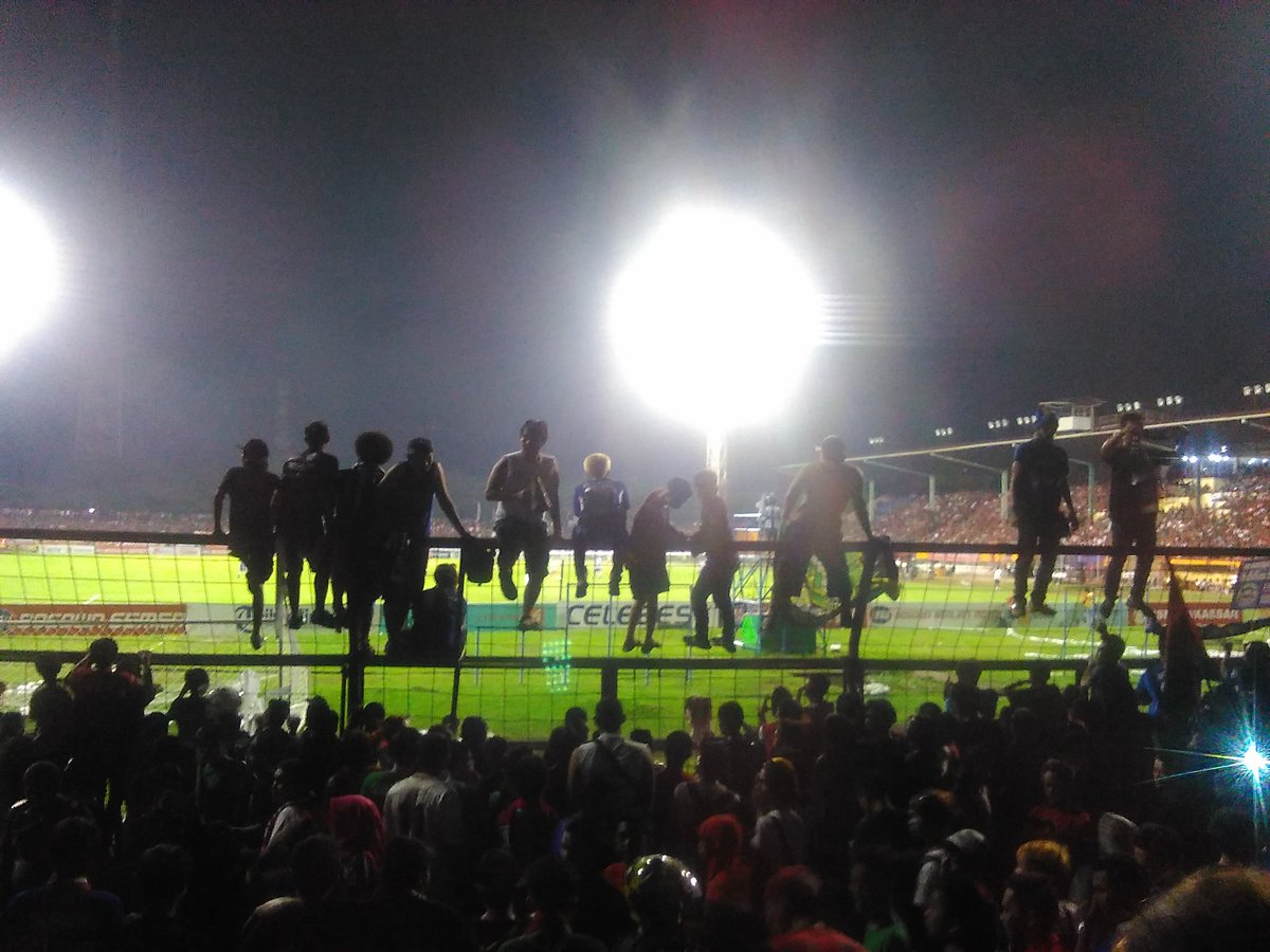 Terimakasih kota makassar ,,
See you next time #awayday #makassar #bobotoh #maungbandung #persib #psm #duelklasik
