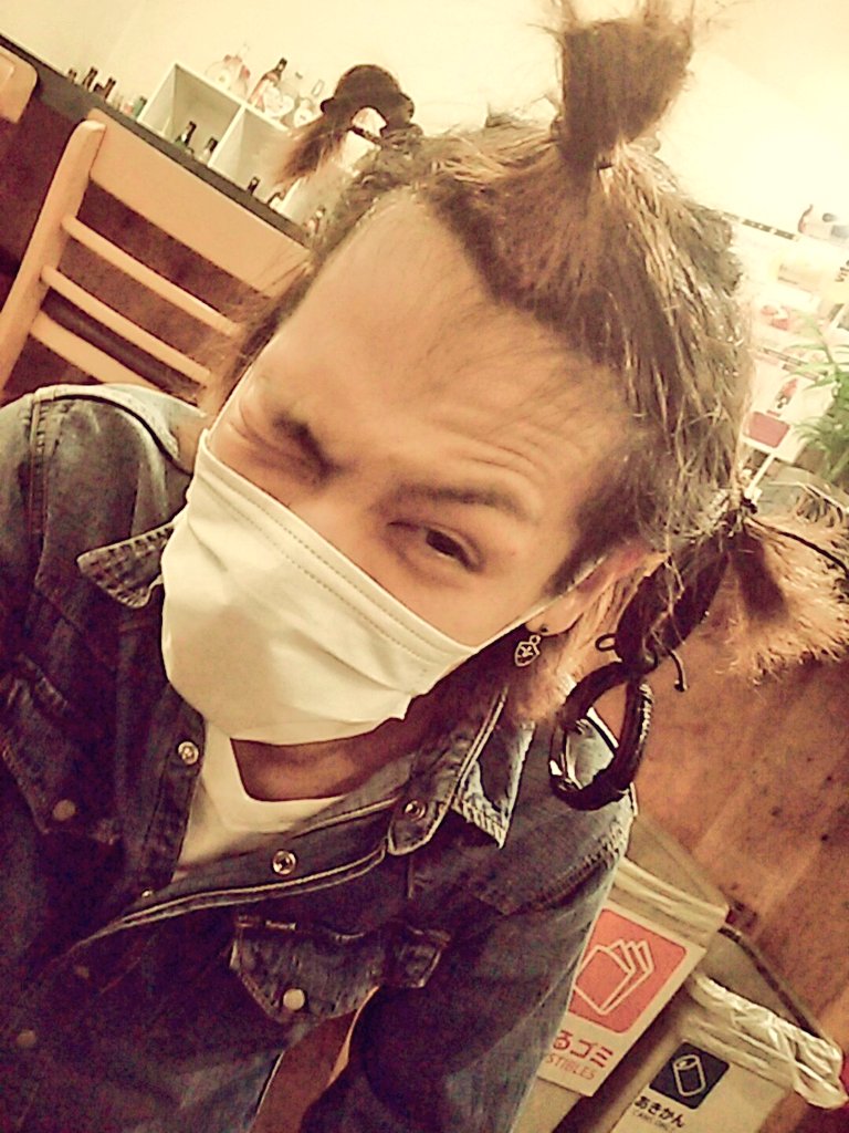 da13404's tweet photo. 完全にTwitterの存在が頭から消え去ってた結果なにも言うの忘れてたけど昨日Re:viveでサポートドラムしました＠京橋Arc！ありしゃしたーー！年内のRe:viveのライブはあと三回ありますが全部お手伝いさせて頂く予定です🙏🙏よろしく！ https://t.co/8BvtziHU8u