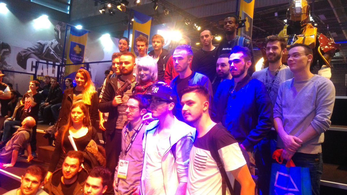TheDailyPlayer's tweet photo. Bravo à tous les compétiteurs du tournoi #Destiny et à Rampage pour le titre #PsPlusLeaguePGW ! https://t.co/X9qmxS8yEJ