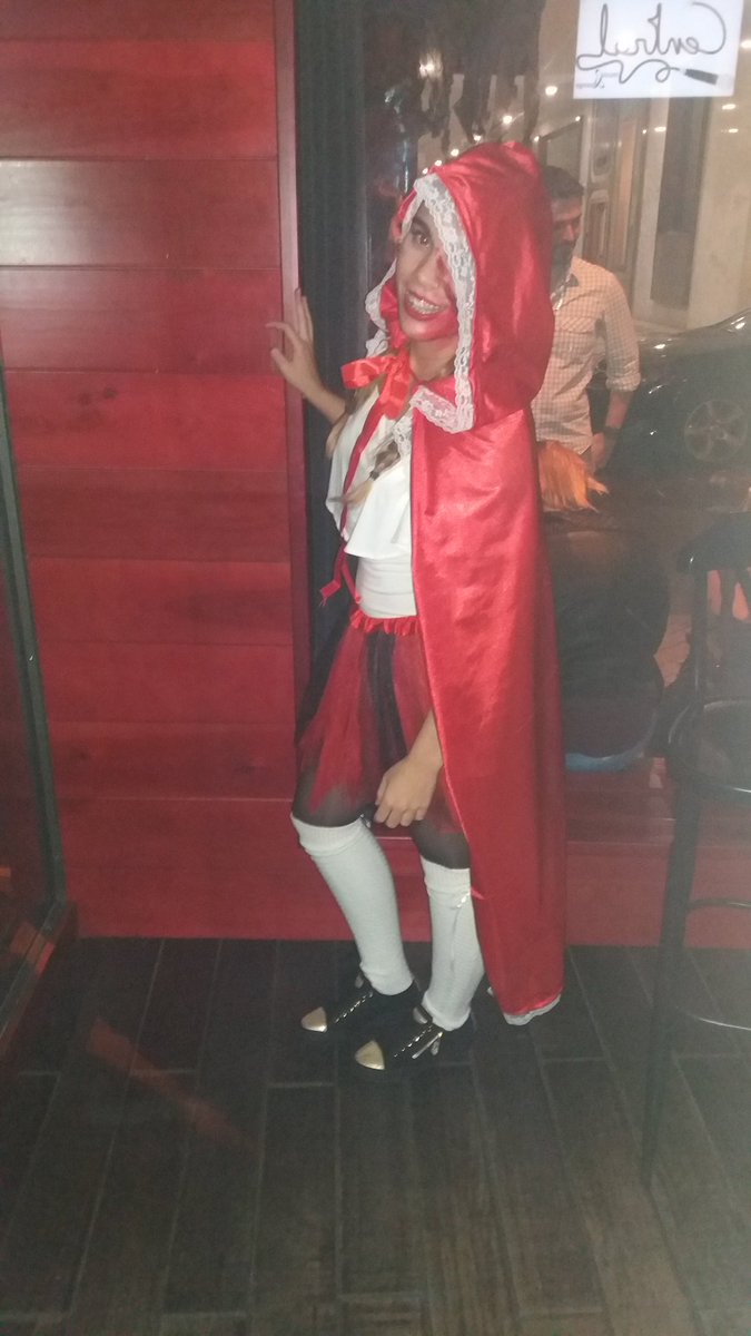 LorienteNerea's tweet photo. Haloween con mis guapas! https://t.co/IjhZ4Ex9Bb