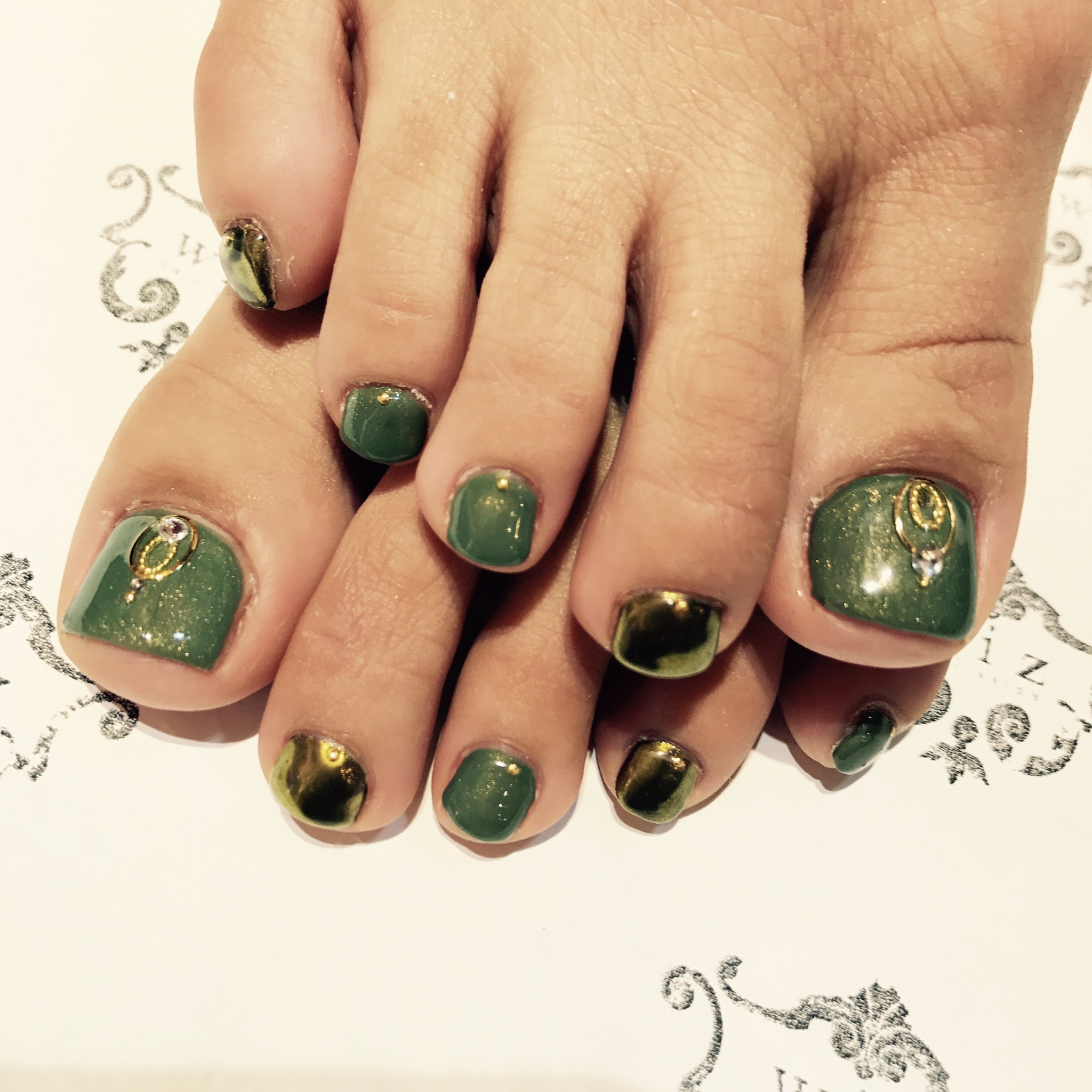 تويتر 小島瑠璃子 على تويتر カーキとゴールドのフットネイル Nail Salon Wiz 初回 Off Instagram T Co Pzcncrhlei お問い合わせ 営業時間 平日12 00 24 00土日12 00 21 00 T Co R3pd8spnen
