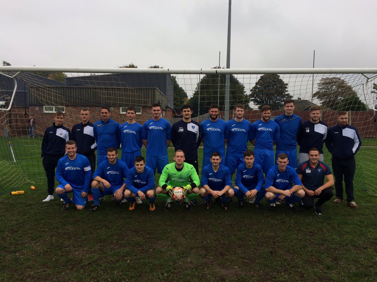 2016/2017 team photo.