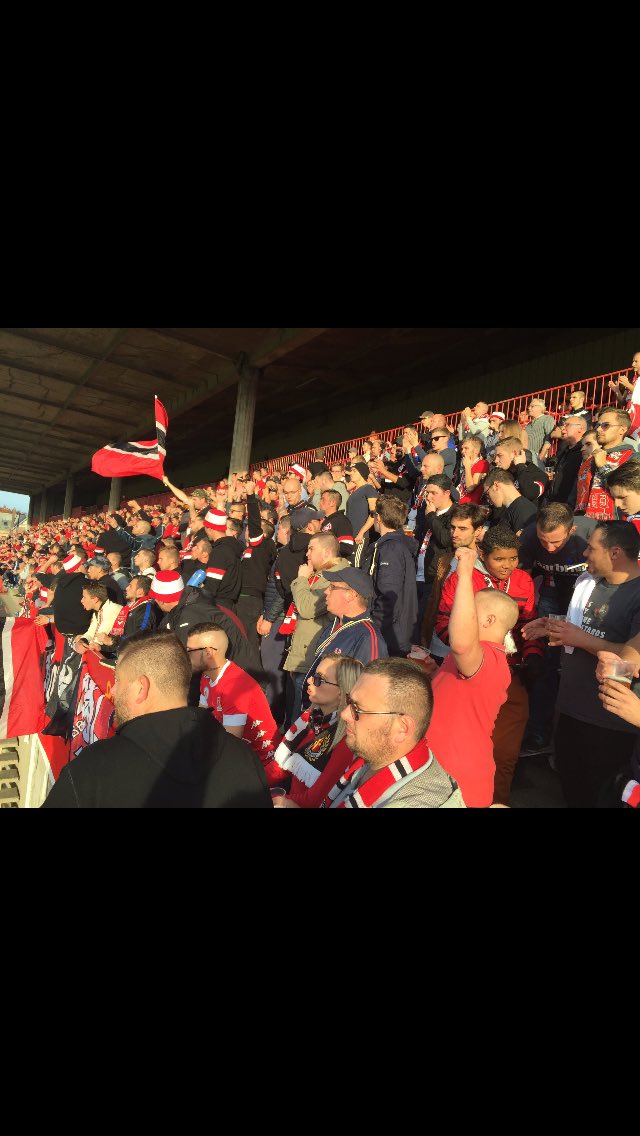 DidierRoustan's tweet photo. Le stade Robert Diochon en feu pour supporter les diables rouges du #fcr ..Allez Rouen!! https://t.co/D3ScyL0oGm