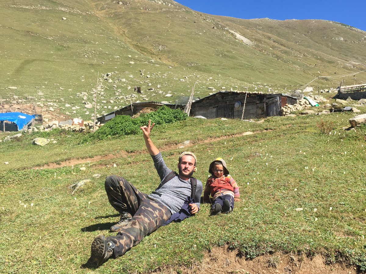 senmanyakmisin1's tweet photo. #büyüğünce #çoban #olacakmış #yaylamun #prensi #tbt #🌿🌳🌲 https://t.co/xqz2U6Mouf