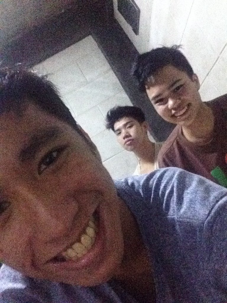 ArvinPulido's tweet photo. Random Sleepover. #DiscipleshipNeverStops https://t.co/wPpvjn8HLp