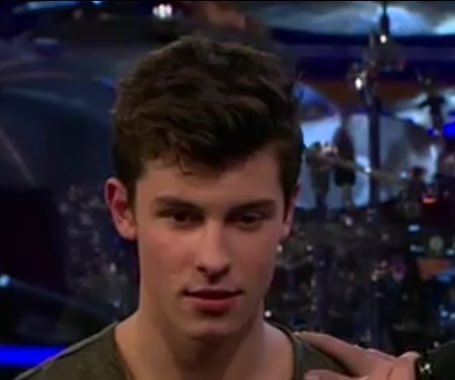 shawnprioritys's tweet photo. #EMABiggestFansShawnMendes Yo cuando vi el photoshoot: https://t.co/qvA2UxK1Dr