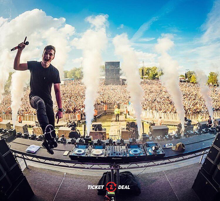 Number 1 #DJ in the 🌎 #Martingarrix 🙌 ❤️ if you agree! 

#music #rave #festival #club #vibes #edc #edm #eticket #love