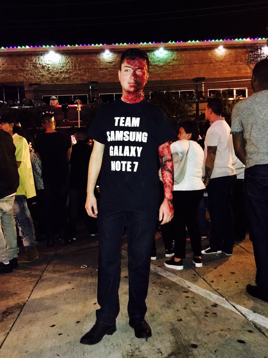 rronneyy_'s tweet photo. #BlockParty2016 #TeamSamsung #Burned https://t.co/p3cV1VnY3k