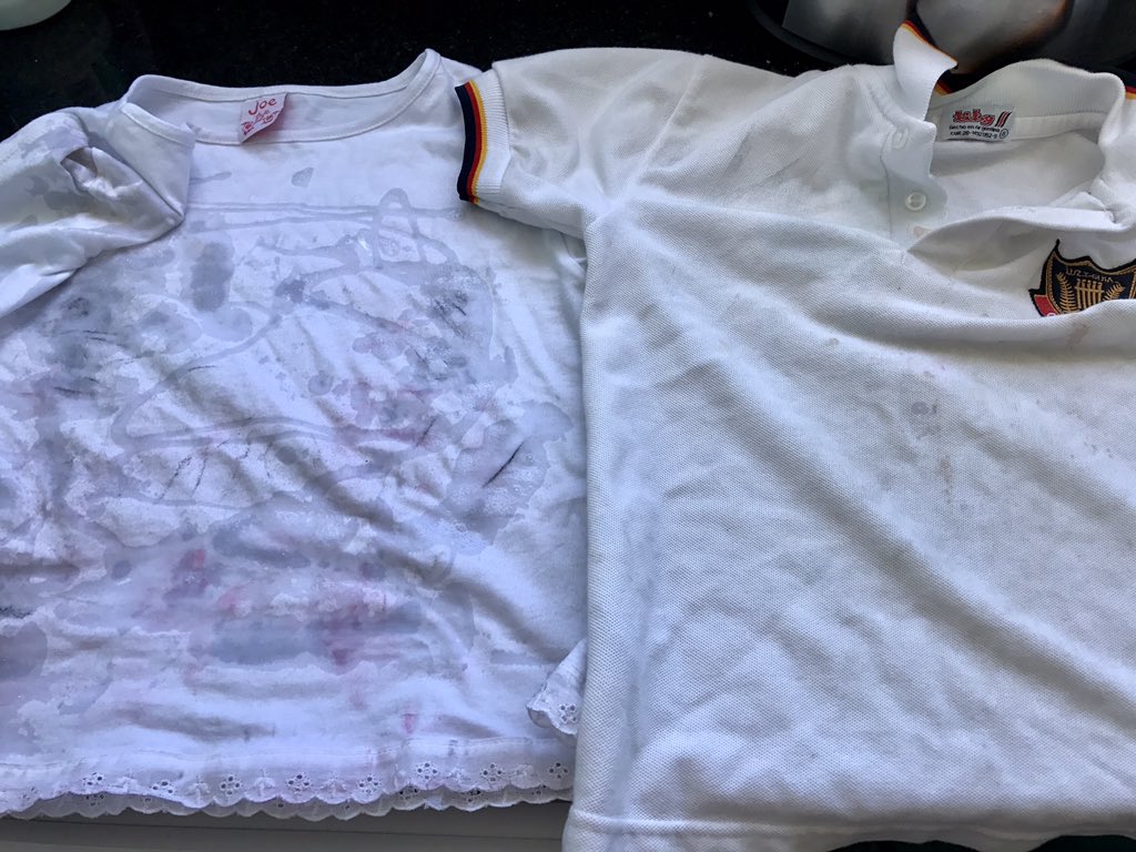 AmelieGranata's tweet image. Estaria necesitando q se me aparezca ese muñequito de la publicidad para q me saque las manchas de las remeras de la niña 😭ya no se q usar😭