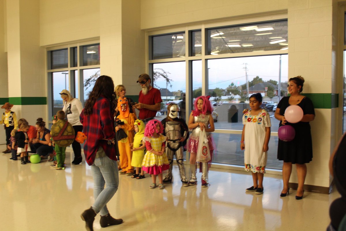 VBHSCIA's tweet image. Everyone looked awesome in their costumes for The  Fall Festival! #pointerpride