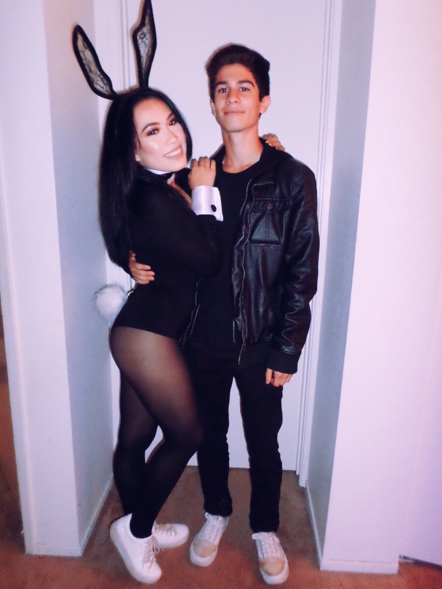 inretrospekt's tweet photo. When the whole fam lives and breathes the Rabbit - lil sis for Halloween π°π»#ShowMeYourPlayboy https://t.co/ITewsOzsmy