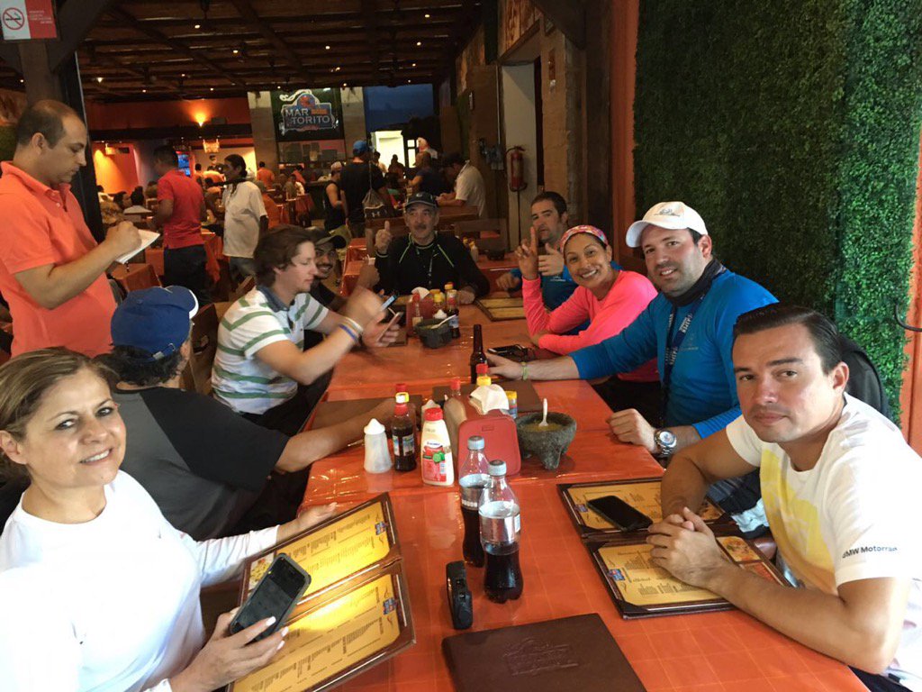 MOTOTURISMOGDL's tweet photo. Compartiendo la mesa con @cobito911 al regreso de @BMWMOTOCLUBSON 2016 eventazo! https://t.co/RFywFvLMAL