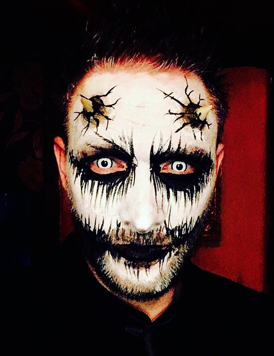 DaveDark0's tweet photo. @sugarhut thanks for having us this Halloween we had a wicked time painting up the staff 🎃 https://t.co/Mv0Nbv6d2w