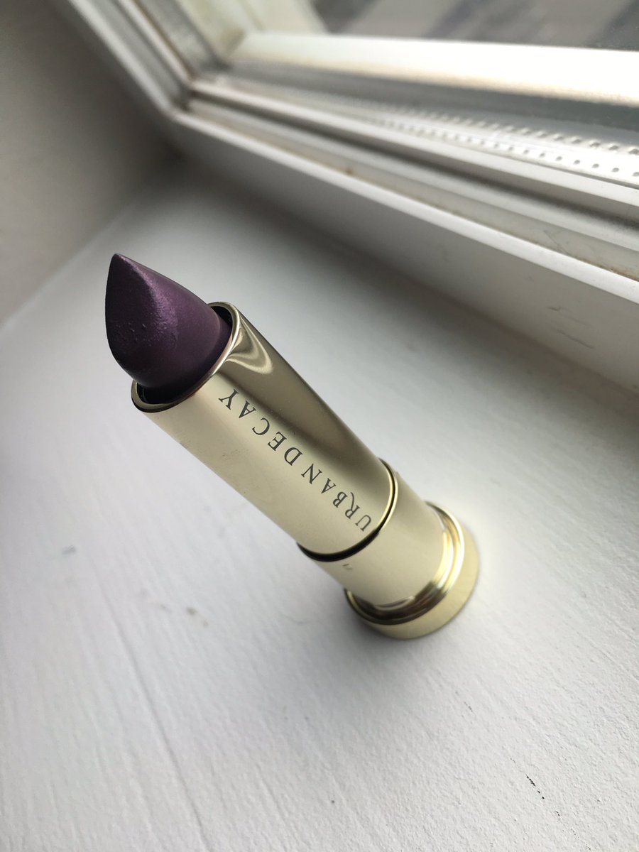 JillWohlner's tweet photo. Hello new favorite lip color @UrbanDecay Pallor #falllip https://t.co/5eIVzagJMJ
