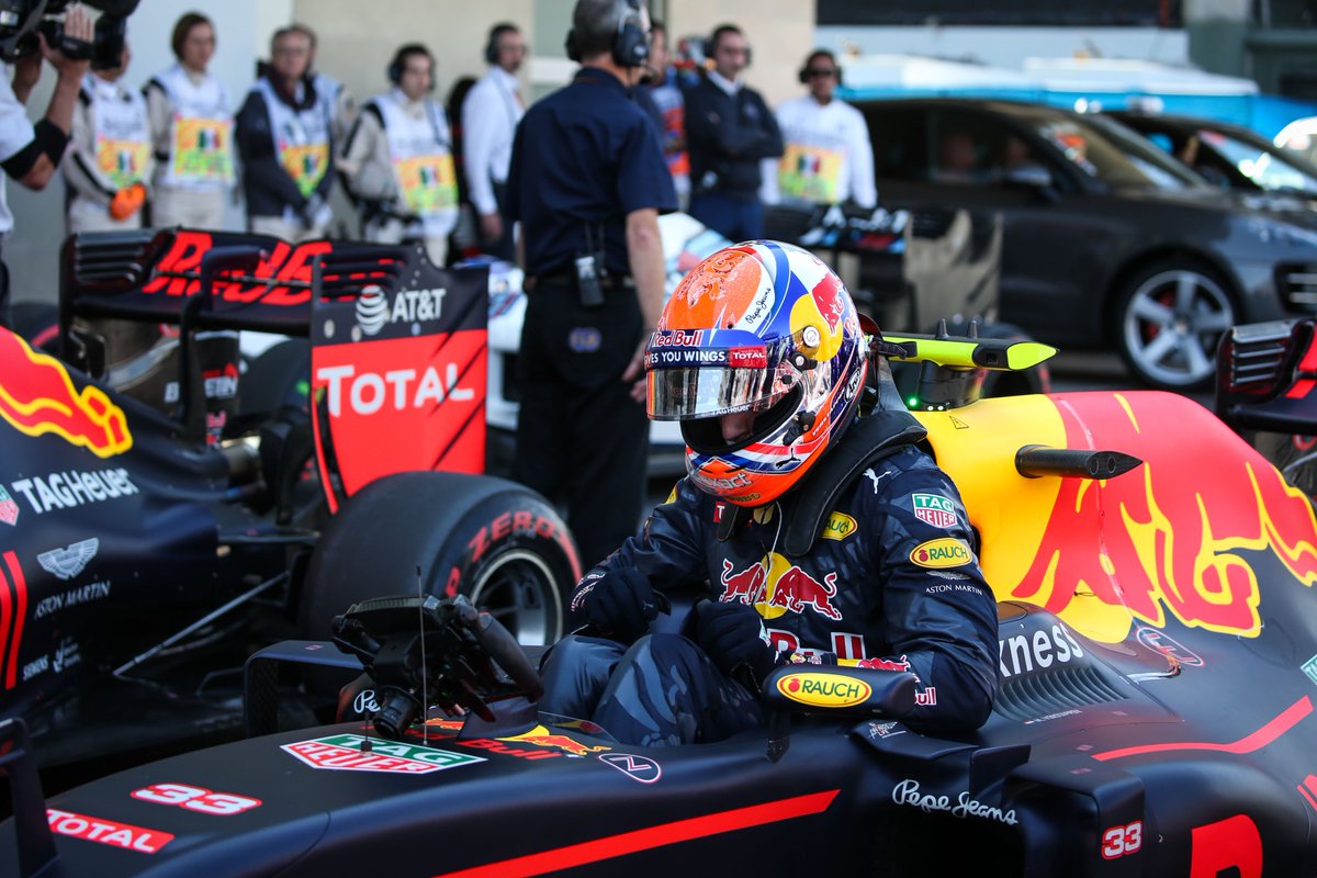 F1's tweet image. VES (on VET): "I think he needs to go back to school to learn some new language... He's a very frustrated guy at the moment" #MexicoGP #F1