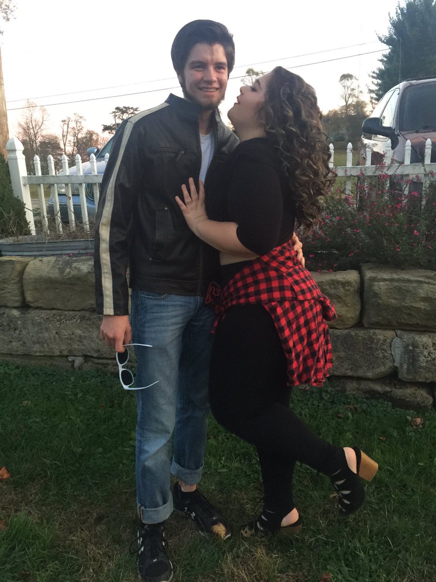 brazzy_bailey's tweet photo. Literally so dysfunctional #HappyhallOUween https://t.co/DqHpKU7B5z
