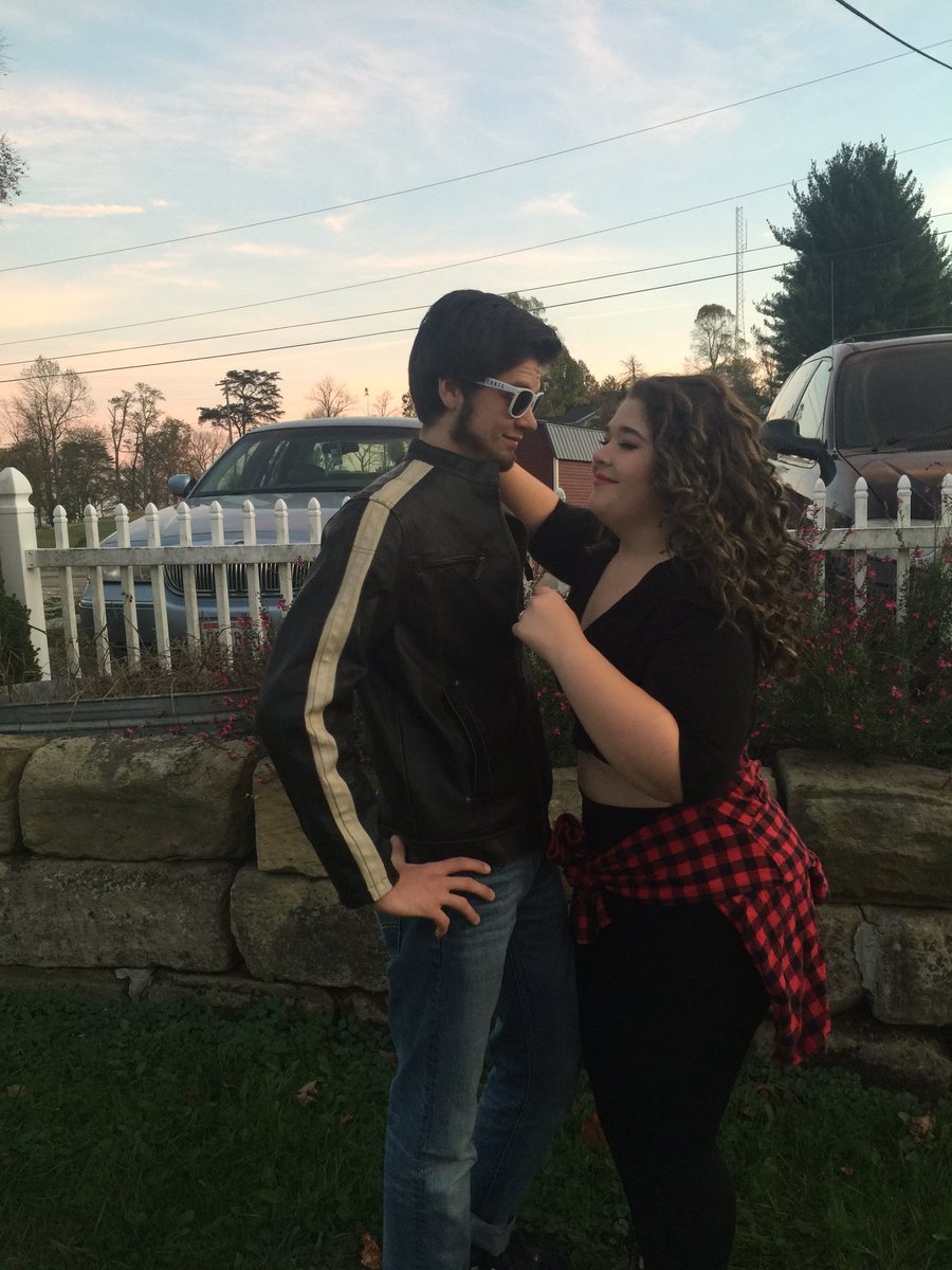 brazzy_bailey's tweet photo. Literally so dysfunctional #HappyhallOUween https://t.co/DqHpKU7B5z