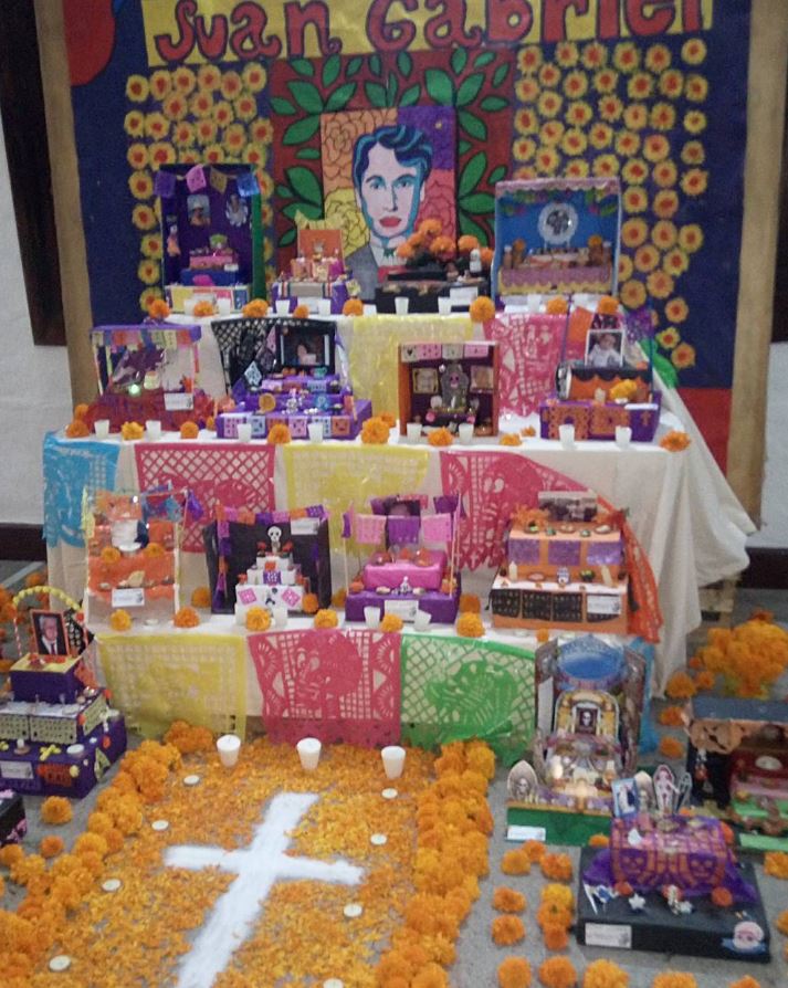 DiaDeMuertosPv's tweet photo. Instagram@iamitzelbravo #DiaDeMuertosPV #PuertoVallarta #WeVisitVallarta #DiaDeMuertos #Mexico https://t.co/x11tnnEq5s