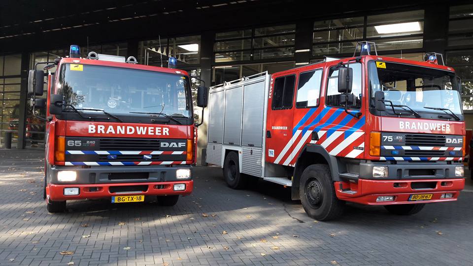 brandweerweert's tweet photo. De tankautospuiten 23-4431 &amp; 23-4432 zijn begonnen aan hun laatste dienstweek voor Brandweer Weert. https://t.co/QaHOtdCzgY